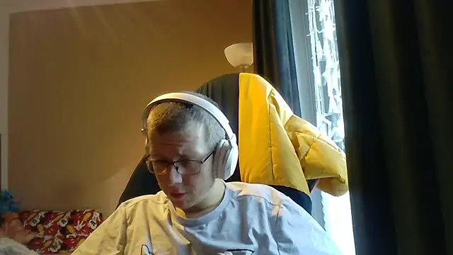 David250692 online show from December 16, 2025, 12:54 pm