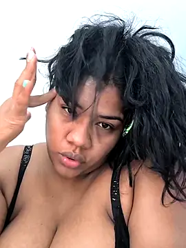 paola091 online show from April 8, 2026, 1:11 pm