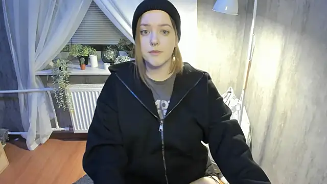 Snapshot of Sophia_Edwards chatting on February 21, 2025, 6:48 pm Sophia Edwards online show from February 21, 2025, 6:48 pm