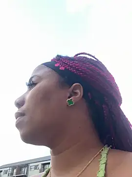 CurvyDesire1 online show from March 18, 2025, 2:59 pm