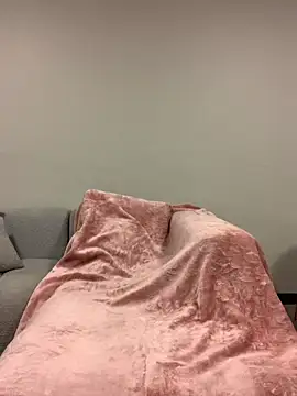 CurvyDesire1 online show from March 5, 2026, 9:33 pm