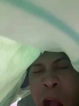 boyhot23x online show from April 7, 2026, 4:24 am