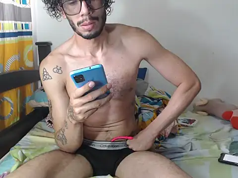 alisterxxx online show from October 23, 2025, 6:28 pm