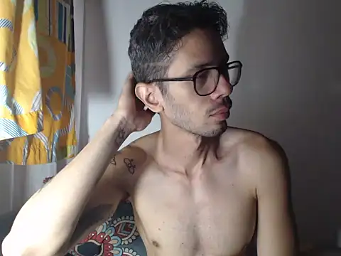 alisterxxx online show from March 18, 2026, 12:52 pm