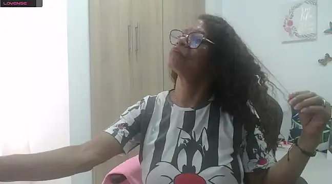 BustyMilf  online show from February 18, 2025, 11:44 am