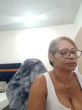 BustyMilf  online show from September 22, 2025, 1:02 pm