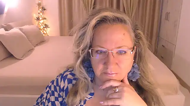 Raisshy online show from October 31, 2025, 4:46 am