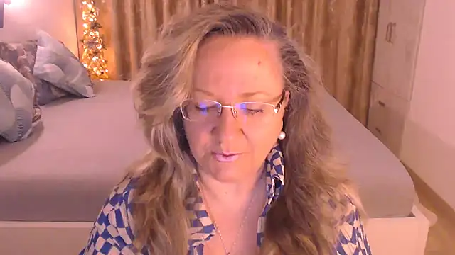 Snapshot of Raisshy chatting on February 19, 2026, 4:41 am Raisshy online show from February 19, 2026, 4:41 am