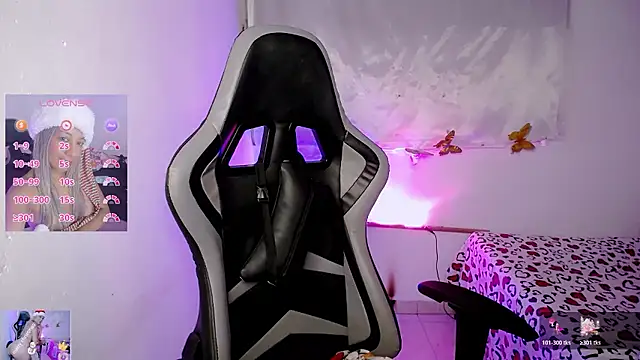 ninatiny online show from January 11, 2026, 11:37 am