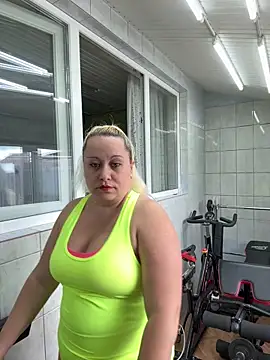 Snapshot of SabinaSweety chatting on March 14, 2025, 11:01 am SabinaSweety online show from March 14, 2025, 11:01 am