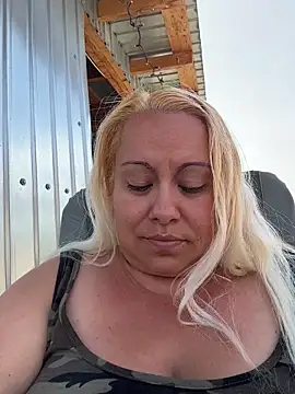 SabinaSweety online show from June 5, 2026, 6:52 am