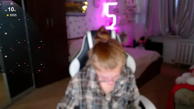 Kira honeyy online show from April 29, 2026, 11:47 am