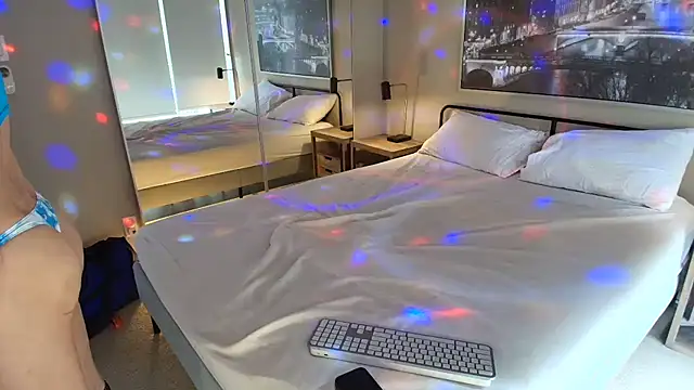 MikyFoxx online show from February 24, 2025, 7:52 pm