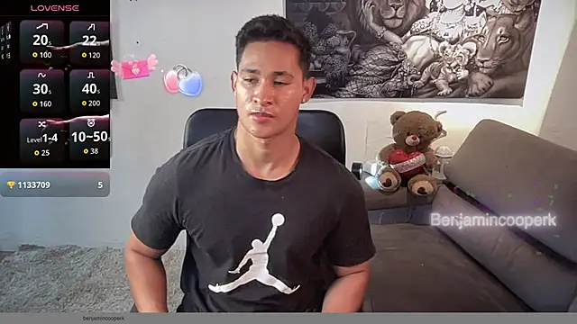 BenjaminCooperk online show from October 28, 2025, 10:08 am