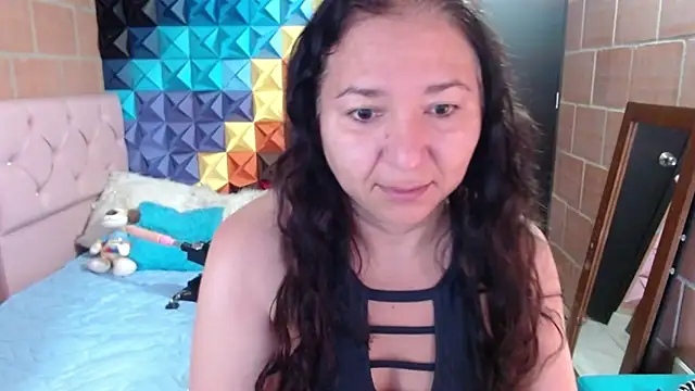 katifoxx online show from February 17, 2025, 2:48 pm