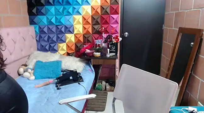 katifoxx online show from March 12, 2025, 5:07 pm