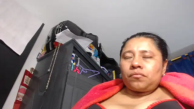 adrixxx38 online show from January 6, 2026, 5:33 am