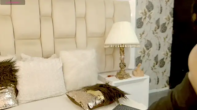 zarahdivousi online show from September 25, 2025, 3:38 pm