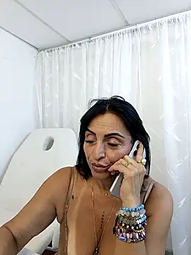 Snapshot of zullyxhot chatting on April 24, 2026, 10:45 pm zullyxhot online show from April 24, 2026, 10:45 pm
