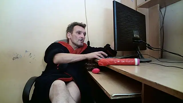 dundyFocus online show from October 30, 2025, 3:35 pm