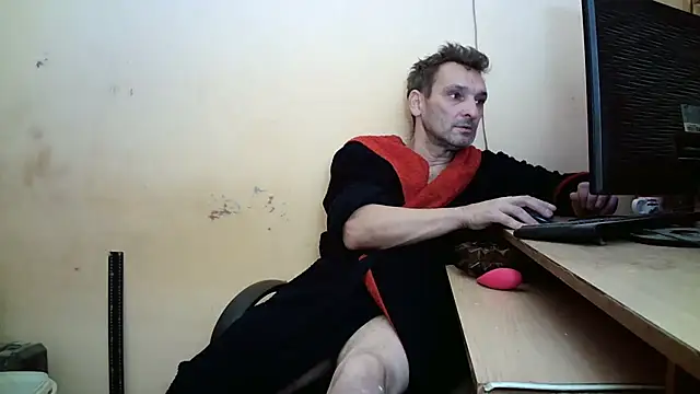 dundyFocus online show from November 2, 2025, 1:57 pm