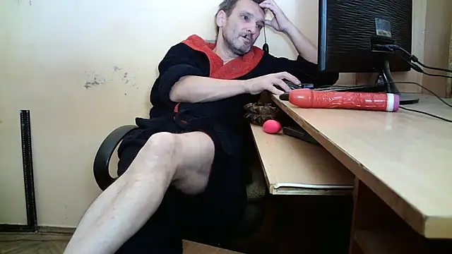 dundyFocus online show from November 7, 2025, 3:23 pm