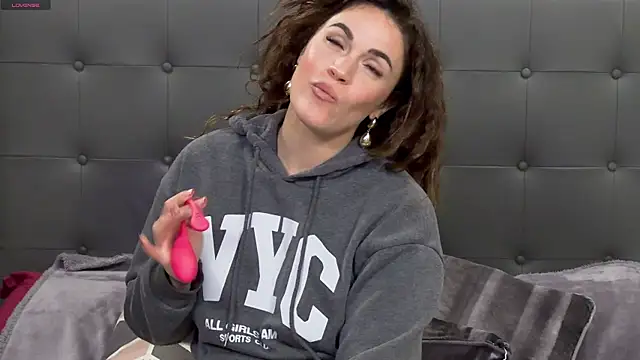 Clara-xoxo online show from December 30, 2024, 1:47 pm