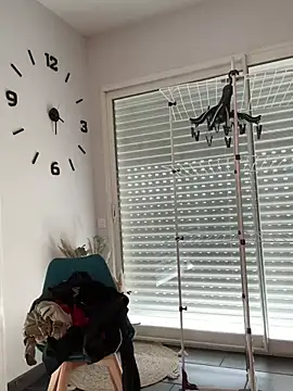 Clara-xoxo online show from March 4, 2025, 2:32 pm