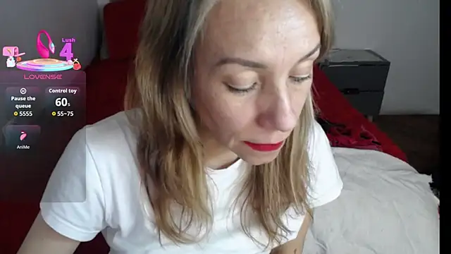 cristin doll  online show from November 18, 2025, 4:11 pm