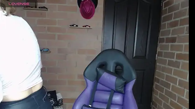 cristin doll  online show from April 16, 2026, 2:18 pm