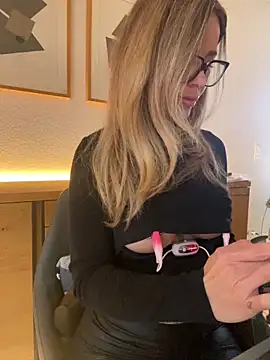 Etwas neugierig online show from January 15, 2025, 9:13 am