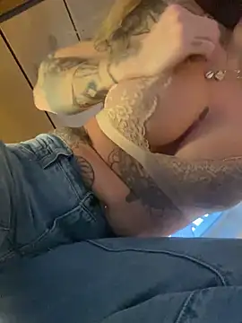 Etwas neugierig online show from February 7, 2025, 4:14 pm