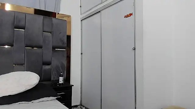 Bellahot387 online show from September 24, 2025, 12:30 pm