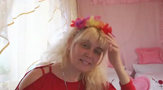 SunnySylvia online show from February 6, 2025, 4:25 pm