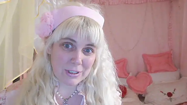 SunnySylvia online show from February 17, 2025, 6:26 pm