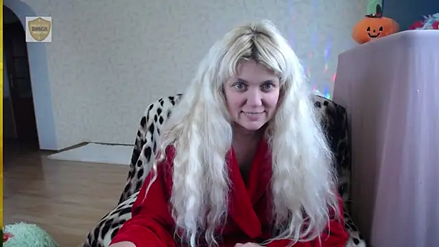 SunnySylvia online show from October 24, 2025, 6:10 am