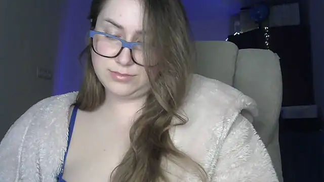 Snapshot of SeasonalSomeone chatting on April 29, 2026, 10:05 pm SeasonalSomeone online show from April 29, 2026, 10:05 pm