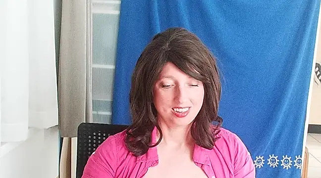 hotdestany online show from February 28, 2025, 1:58 pm