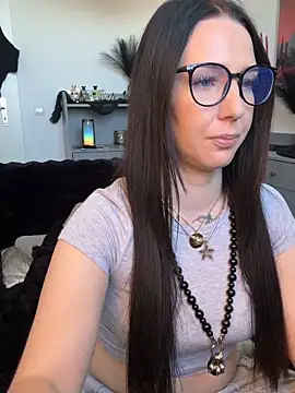 Trixie-Tainted online show from April 8, 2026, 2:17 pm