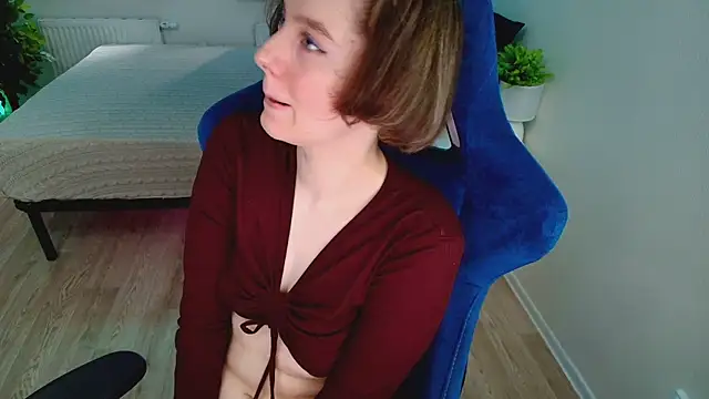 Snapshot of CranberryHot chatting on September 21, 2025, 7:10 am CranberryHot online show from September 21, 2025, 7:10 am