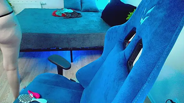 CranberryHot online show from November 9, 2025, 2:15 pm