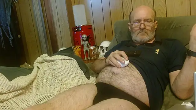 Snapshot of snickers1 chatting on September 14, 2025, 1:43 pm snickers1 online show from September 14, 2025, 1:43 pm