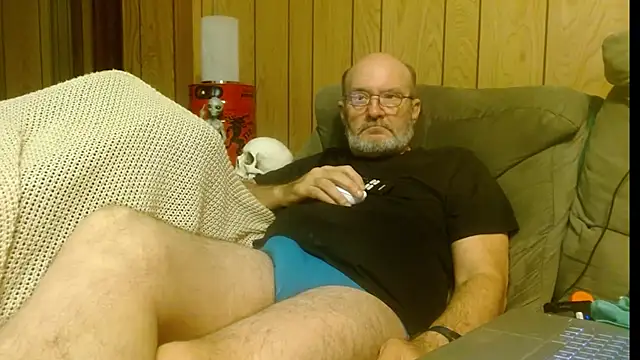 Snapshot of snickers1 chatting on October 5, 2025, 5:17 am snickers1 online show from October 5, 2025, 5:17 am