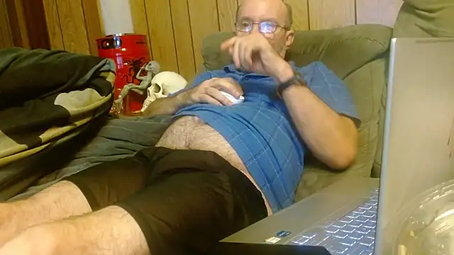 Snapshot of snickers1 chatting on October 11, 2025, 3:39 am snickers1 online show from October 11, 2025, 3:39 am