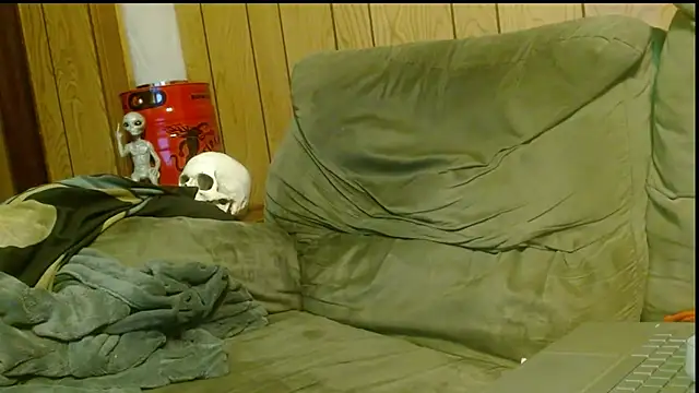 Snapshot of snickers1 chatting on October 13, 2025, 8:03 am snickers1 online show from October 13, 2025, 8:03 am