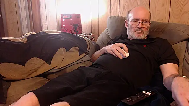 snickers1 online show from March 8, 2026, 1:26 pm