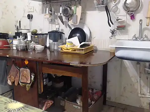 mimimi28 online show from December 14, 2024, 8:29 pm