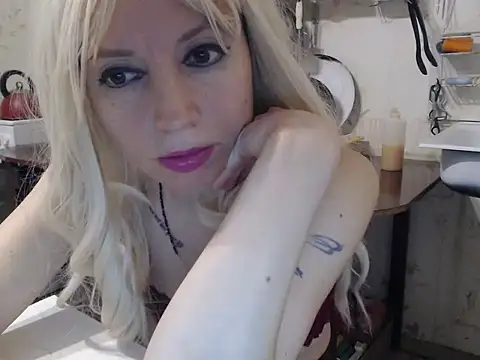 mimimi28 online show from December 20, 2024, 10:22 pm