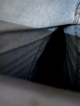 Leo Big online show from April 6, 2026, 4:30 pm