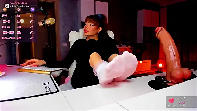 Miss kay1111 online show from April 19, 2026, 6:10 pm